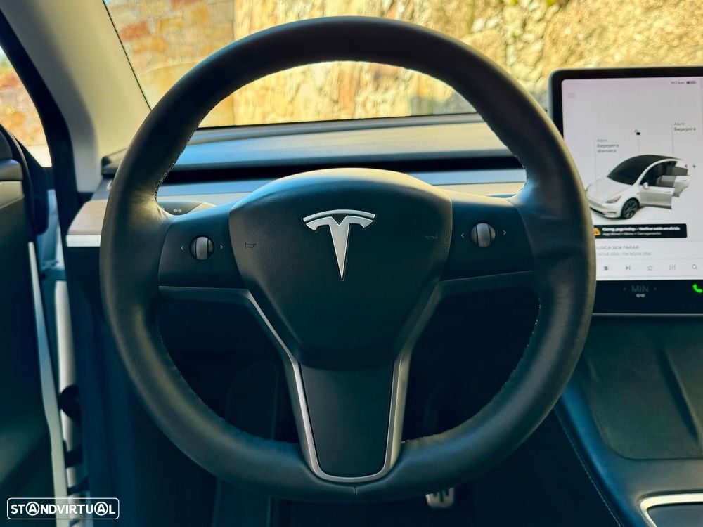 Tesla Model Y Long Range Dual Motor AWD - 38