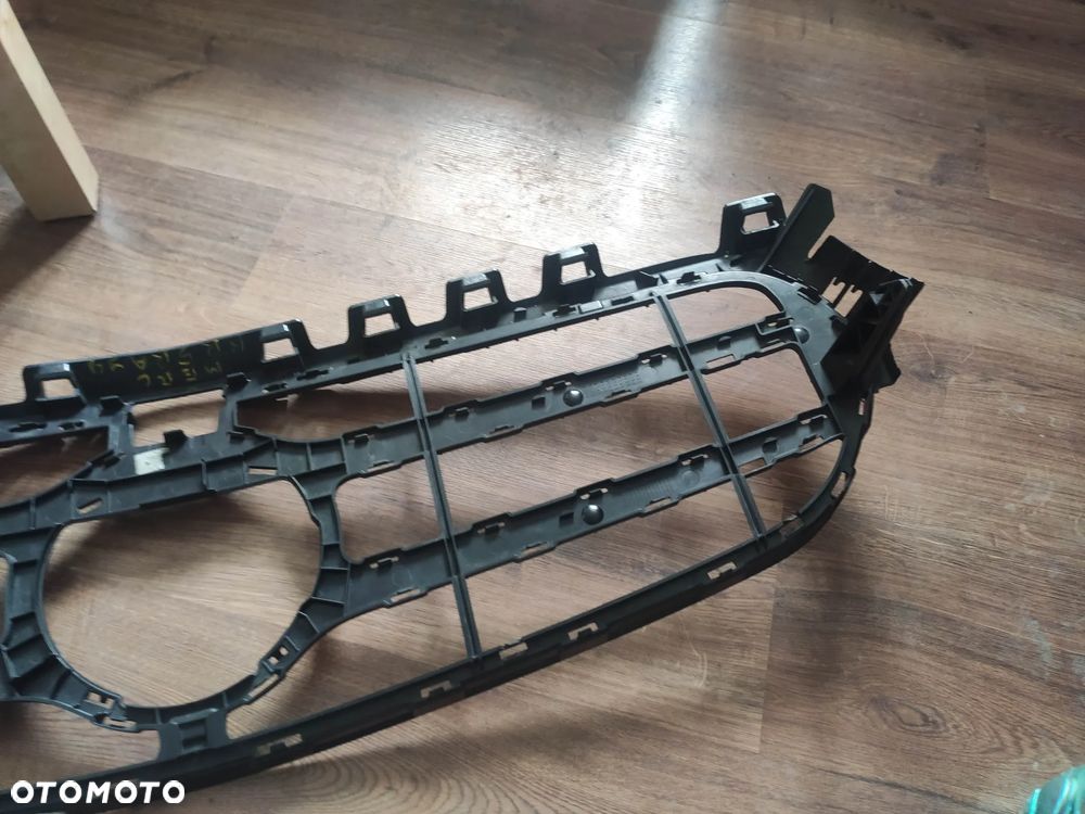 PD Grill atrapa Mercedes B-Klasa w247 18- A2478885700 - 4