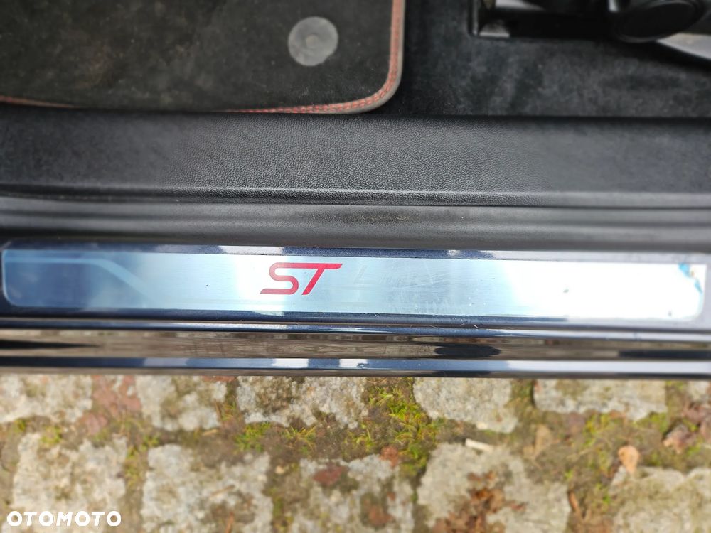 Ford Focus 1.5 EcoBoost ST-Line - 26