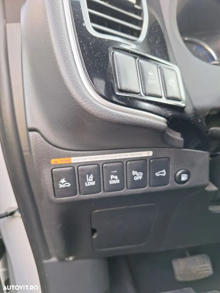 Mitsubishi Outlander PHEV 2.4 L 4X4 Instyle+ - 21