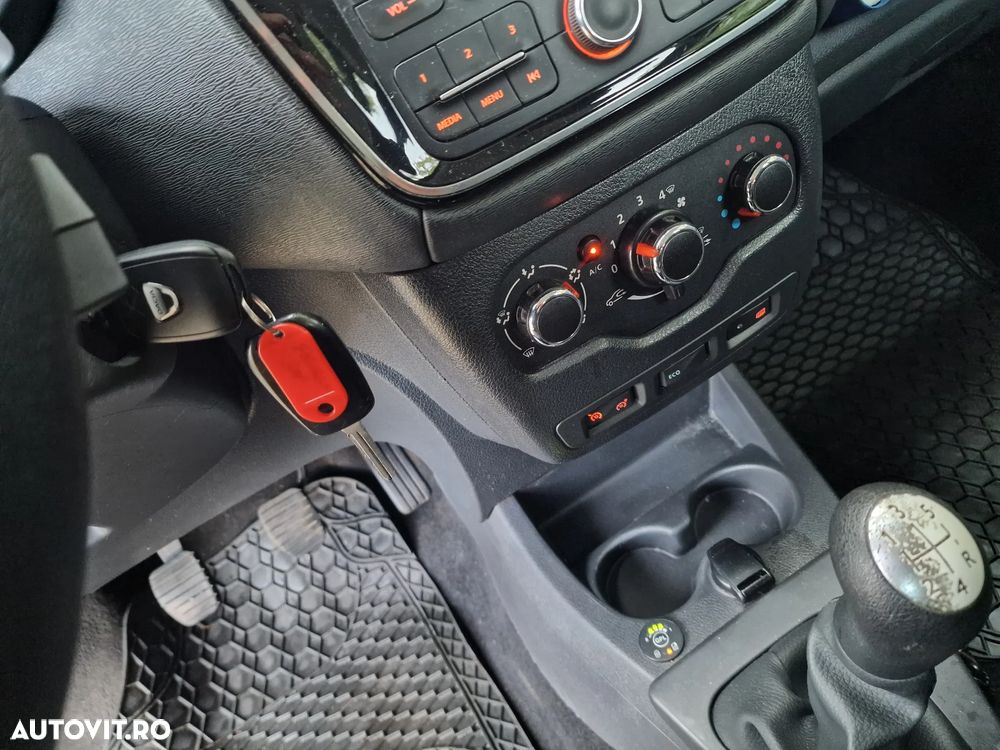 Dacia Lodgy SCe 100 Essential - 10