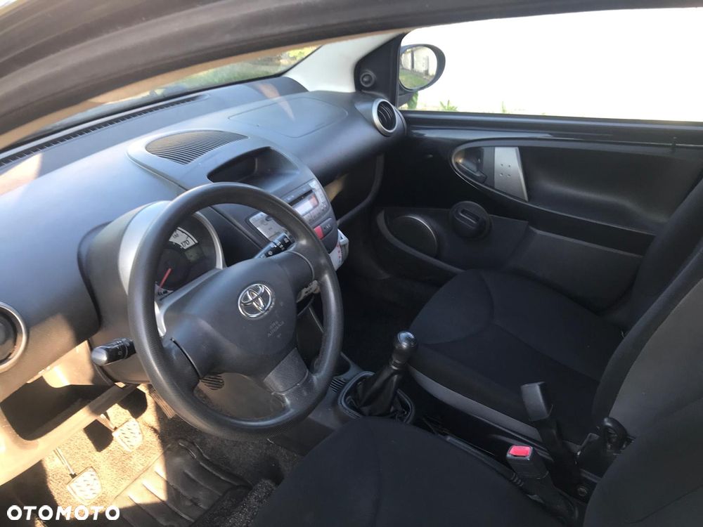 Toyota Aygo Connect - 8