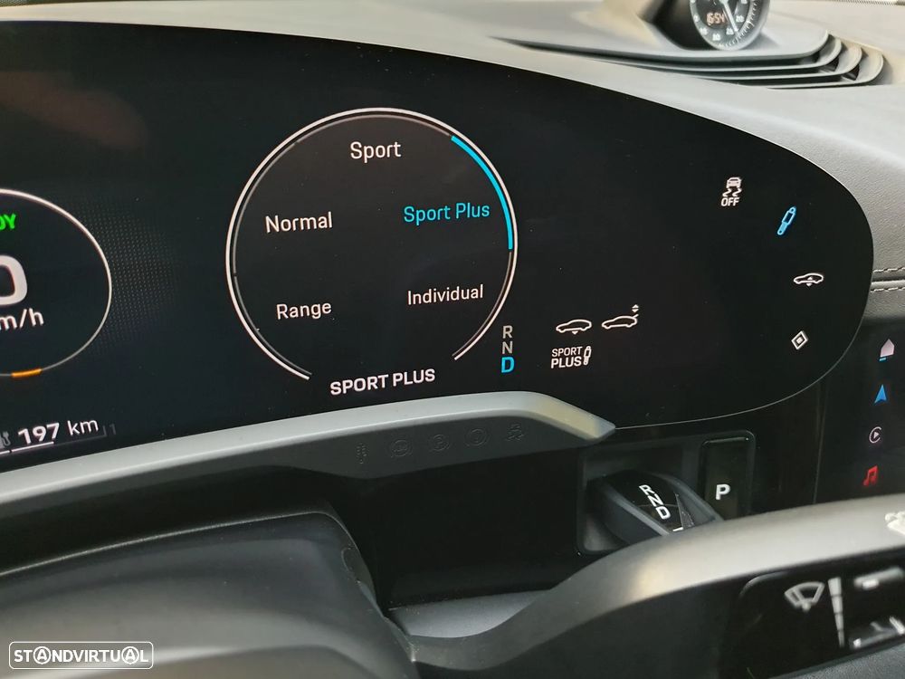 Porsche Taycan 4S Bateria Performance Plus - 27