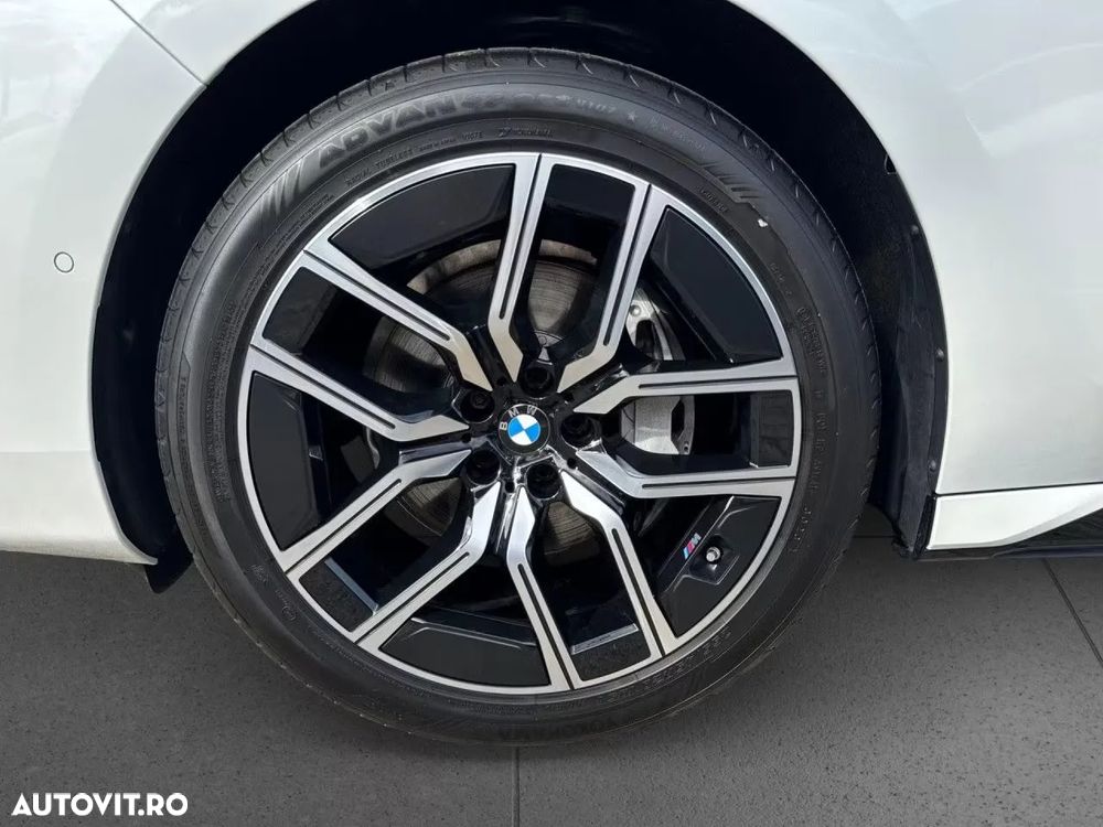 BMW Seria 7 740d xDrive MHEV - 10