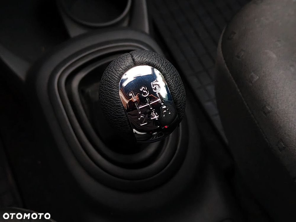 Toyota Yaris 1.3 Luna A/C - 21