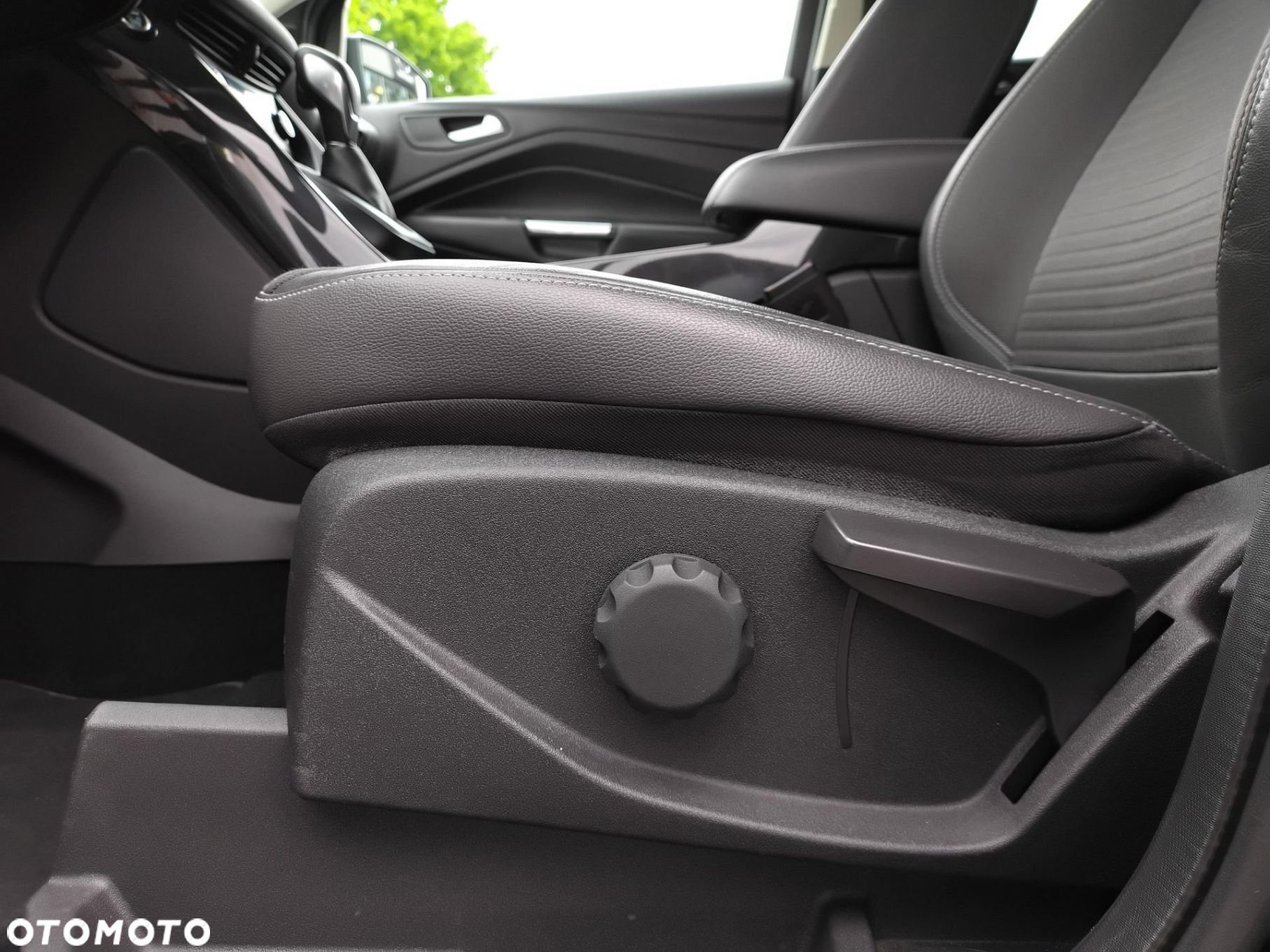 Ford Kuga 2.0 TDCi AWD Titanium - 26