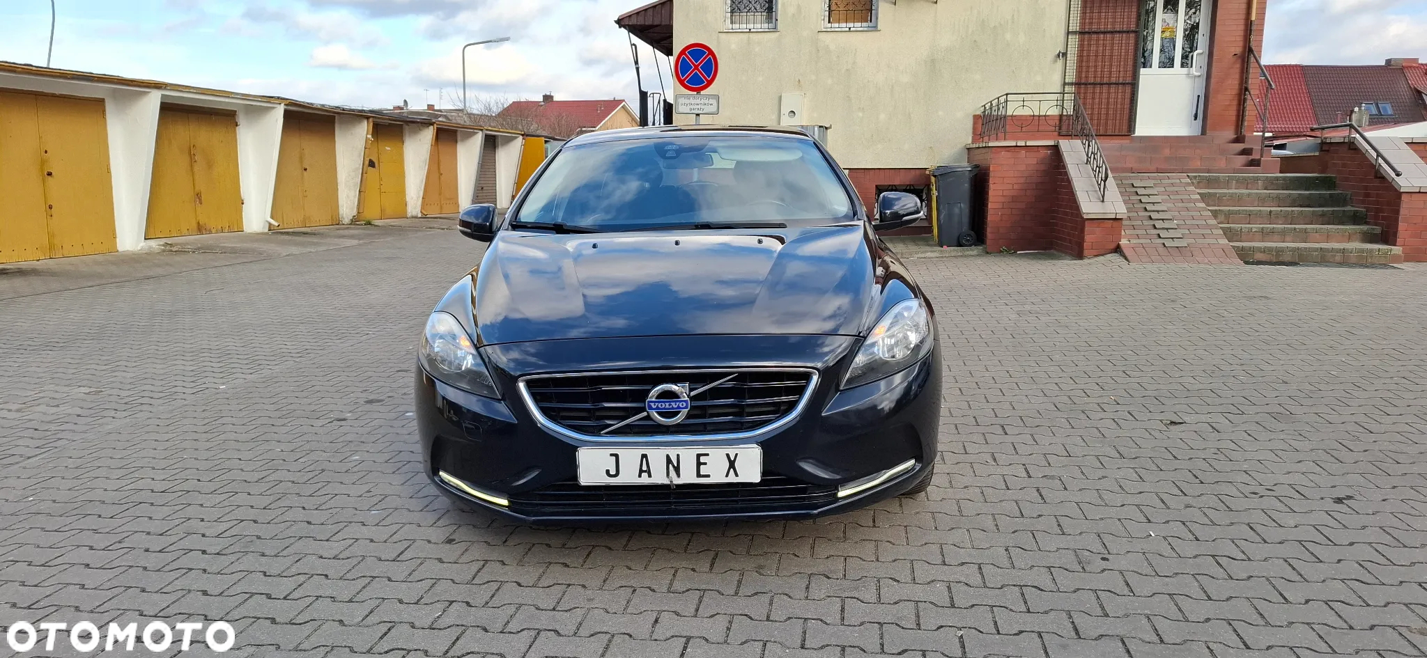 Volvo V40 D4 Drive-E R-Design Summum - 3