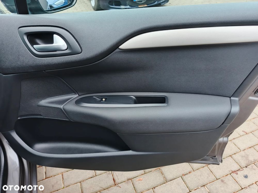 Citroën C4 1.2 PureTech MoreLife - 26