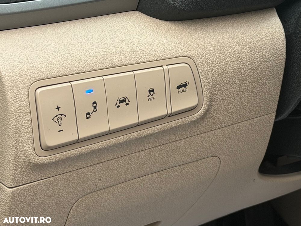 Hyundai Tucson 2.0 CRDI 4WD 6AT Premium+ - 9