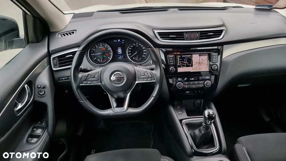 Nissan Qashqai 1.3 DIG-T N-Connecta - 28