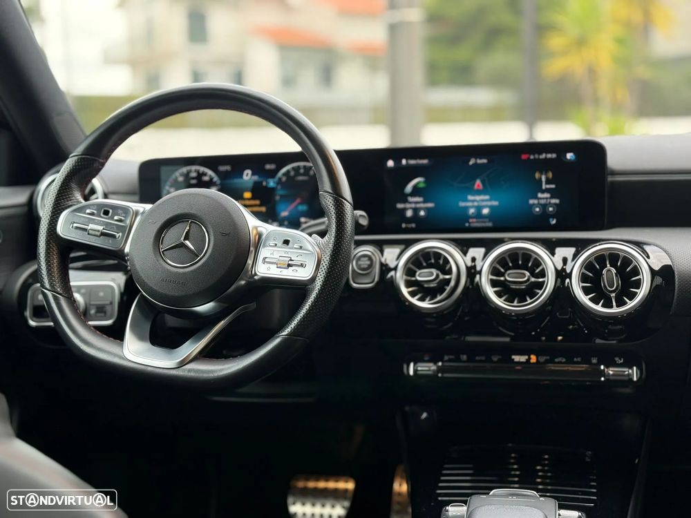 Mercedes-Benz A 250 e 8G-DCT AMG Line - 17