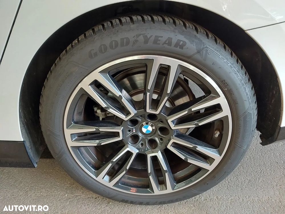 BMW Seria 5 520i AT MHEV - 11