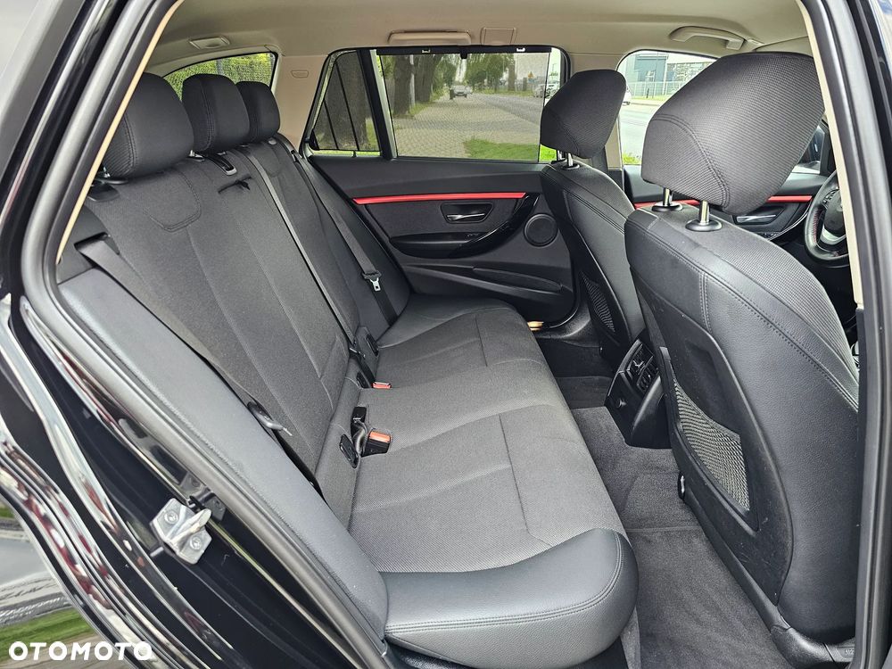 BMW Seria 3 318d Sport Line - 21