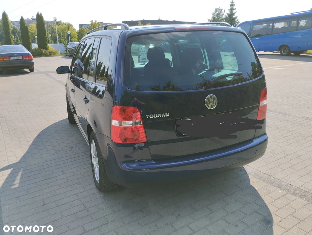 Volkswagen Touran 1.6 Conceptline - 5