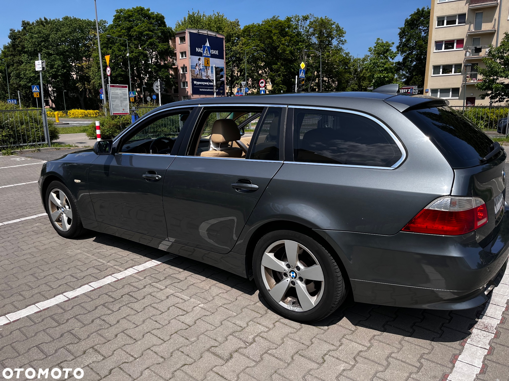 BMW Seria 5 525xi Touring - 18