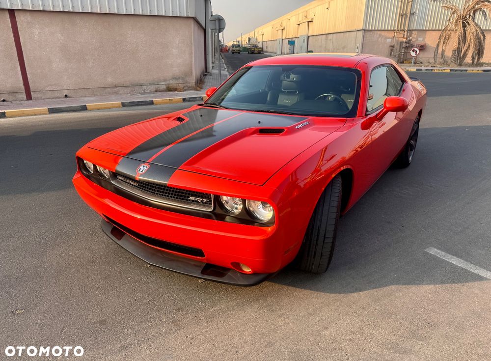 Dodge Challenger 6.1 SRT8 - 1