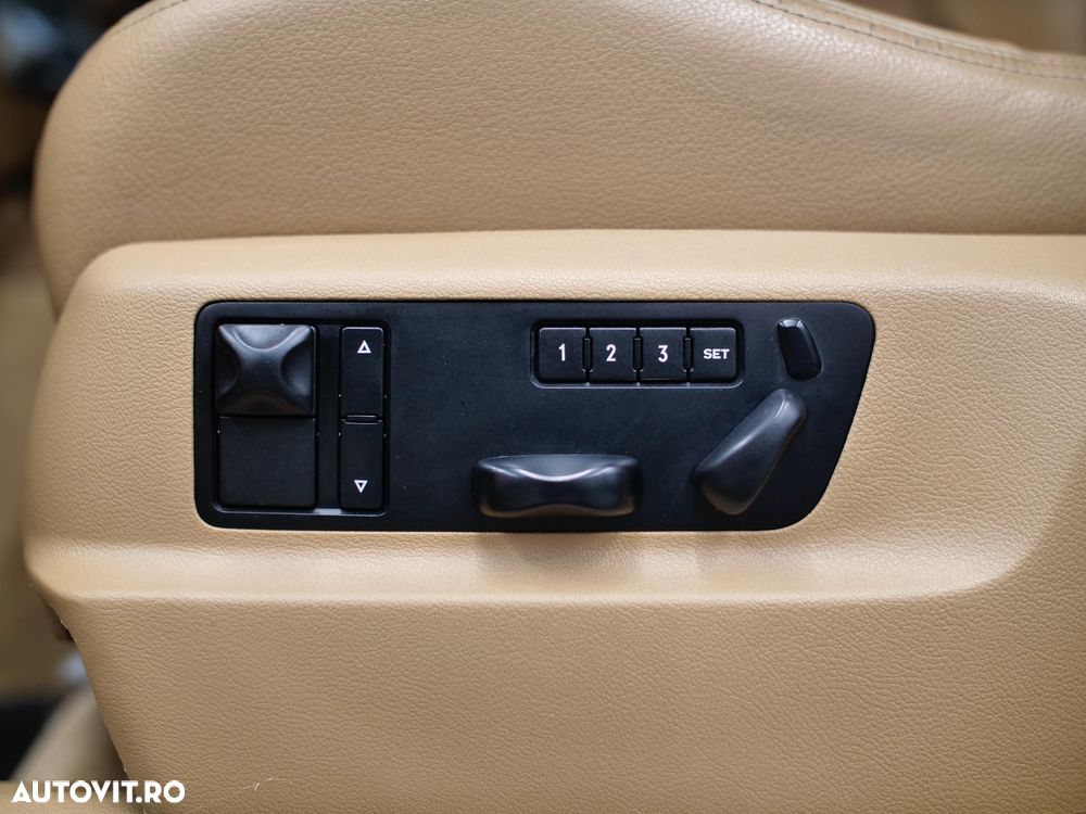 Porsche Cayenne - 16