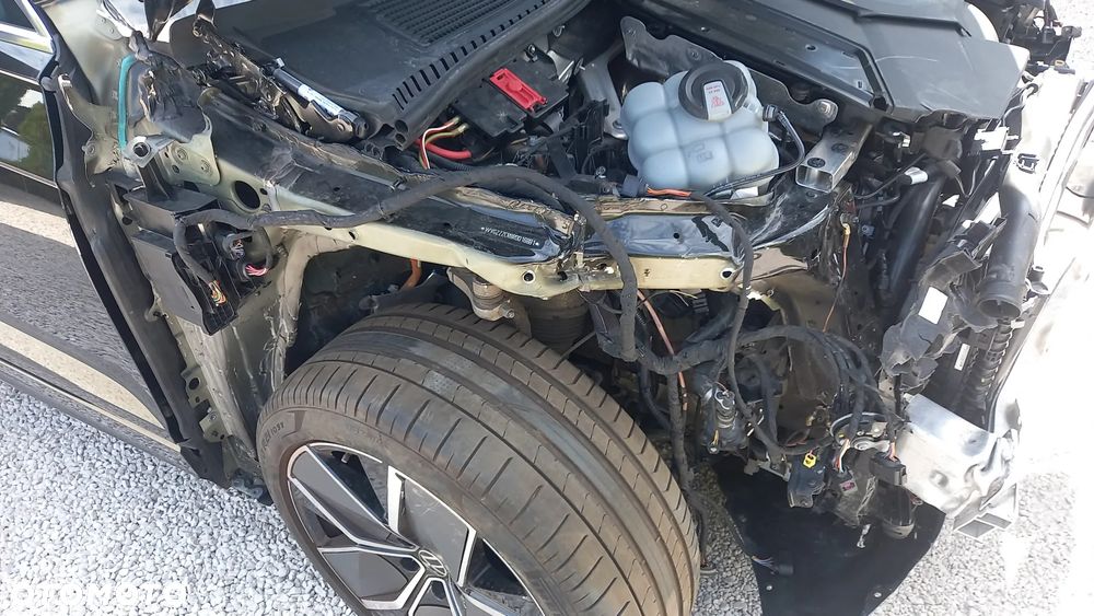 Volkswagen Touareg - 12