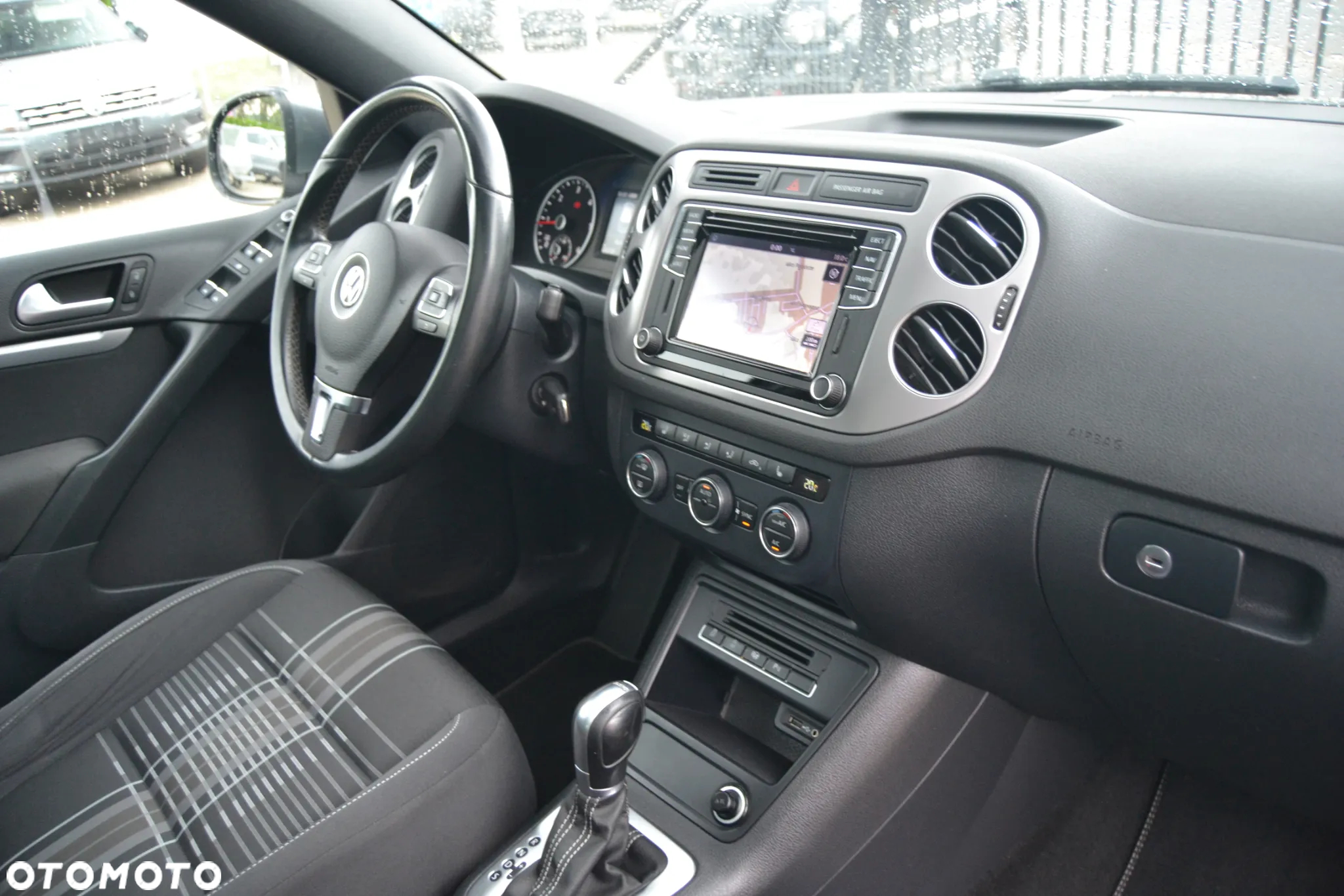 Volkswagen Tiguan 2.0 TDI SCR 4MOTION BlueMotion Technology DSG Lounge Sport & Style - 16