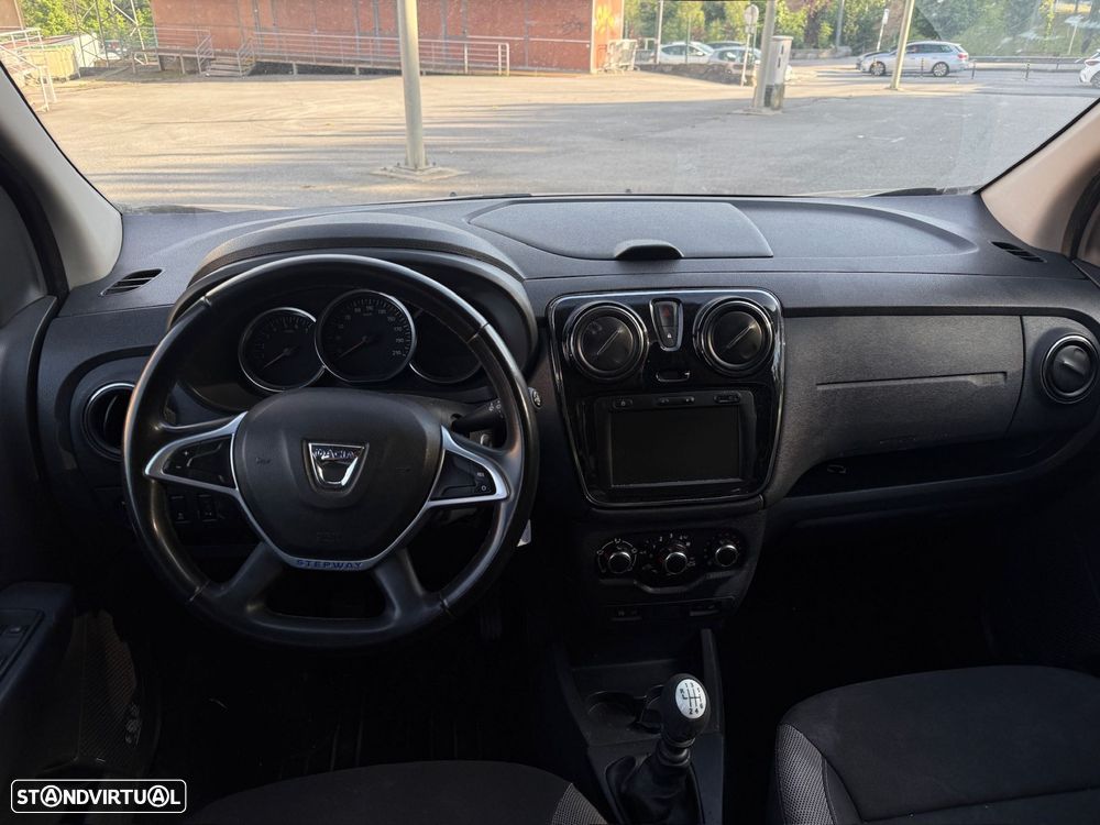 Dacia Lodgy 1.5 Blue dCi Stepway 7L - 10