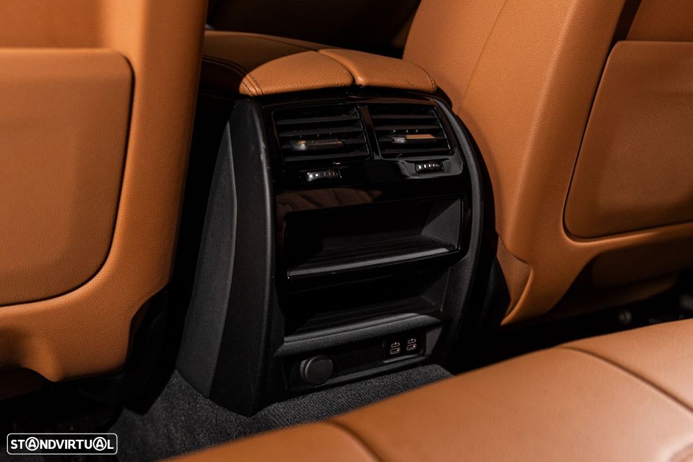 BMW 520 e Line Luxury - 29