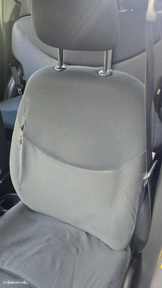 Toyota Yaris 1.0 Sol AC - 14