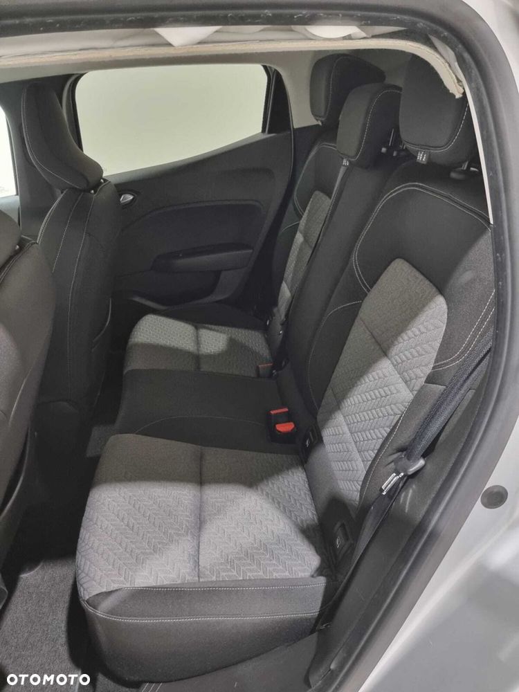 Renault Clio - 22