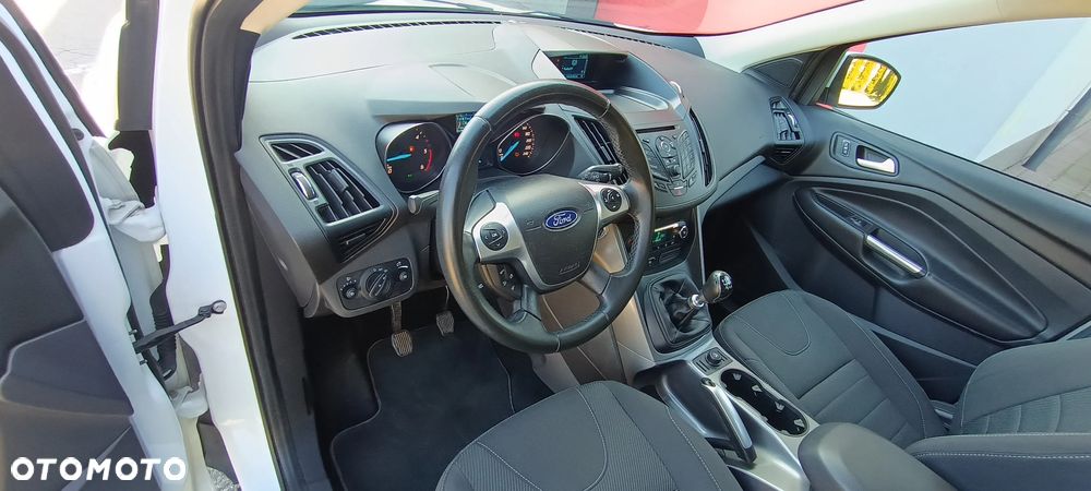 Ford Kuga 2.0 TDCi 2x4 Titanium - 28