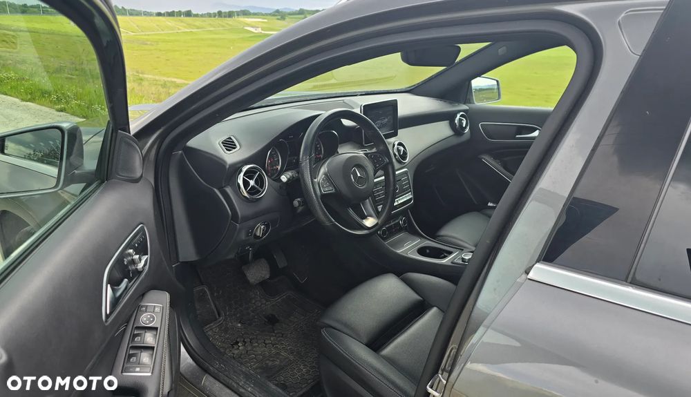 Mercedes-Benz GLA 250 4Matic 7G-DCT SCORE - 8