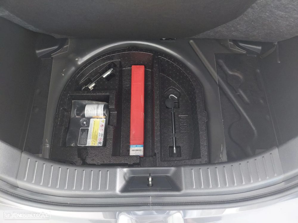 Mazda 2 1.5 Sky-G Evolve Navi - 39