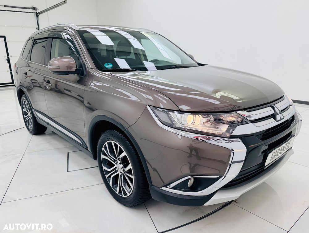 Mitsubishi Outlander 2.2 DI-D 4WD Automatik Intense - 2