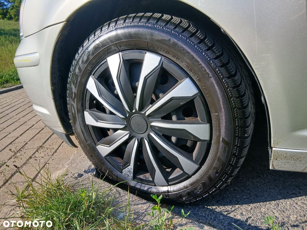 Toyota Avensis 2.0 D-4D Terra - 15