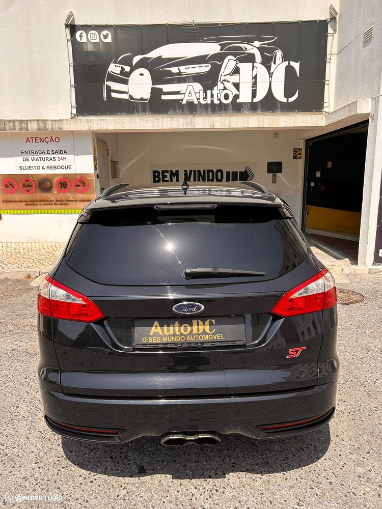 Ford Focus Turnier 2.0 EcoBoost ST c/ Pack Pele Desportiva - 24