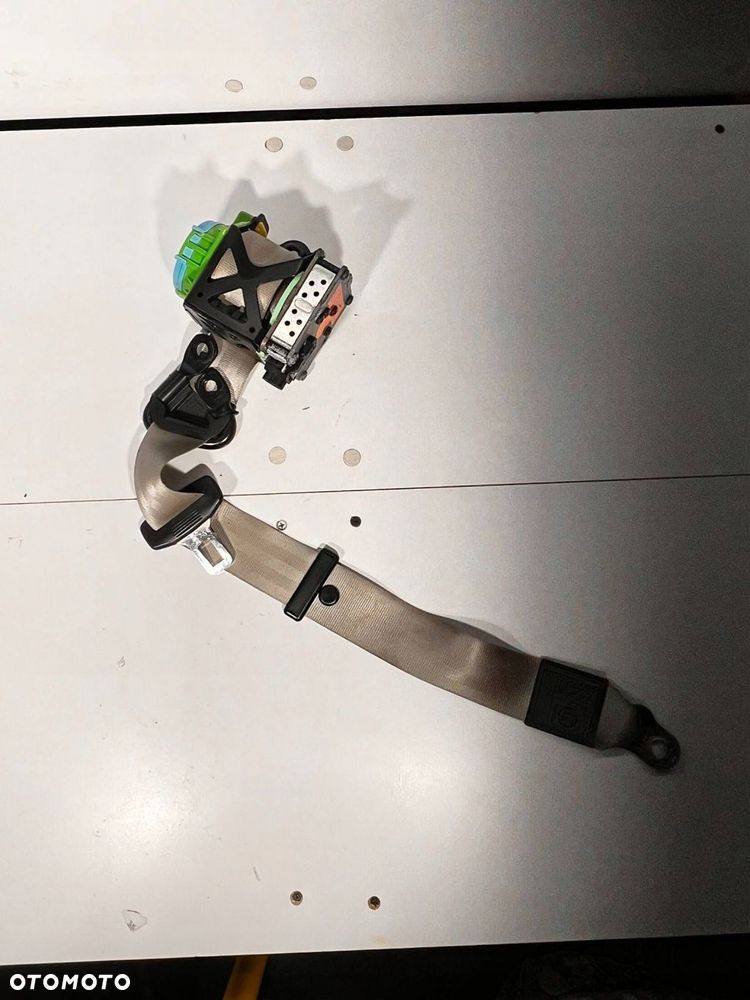 8J8 857 705 D Pas bezpieczeństwa fotela Audi TT TTS Mk2 2008 PRZÓD KOMPLET - 1