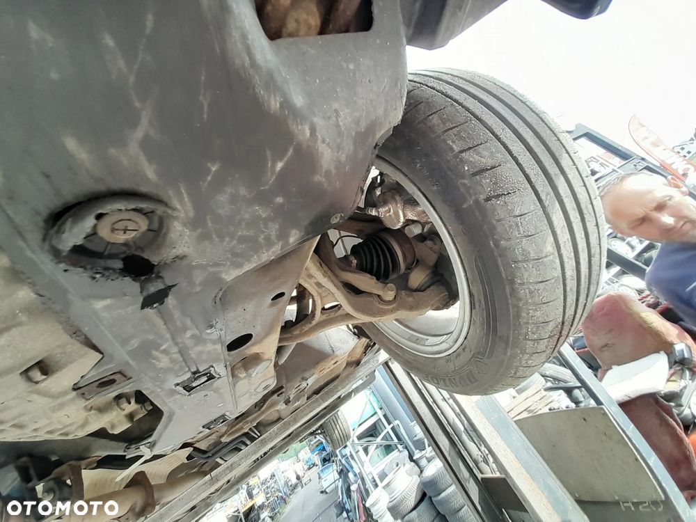 HONDA ACCORD VIII ZWROTNICA LEWA PRZEDNIA LEWY PRZÓD 2.2 I-DTEC