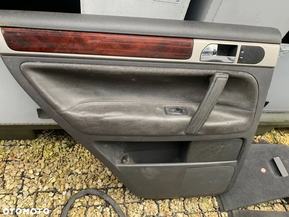 PLASTIK MIX POJAZDU: VOLKSWAGEN TOUAREG 7L