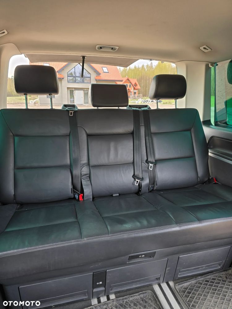 Volkswagen Multivan - 16
