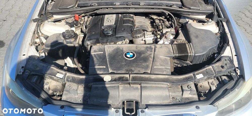 BMW Seria 3 318i - 9