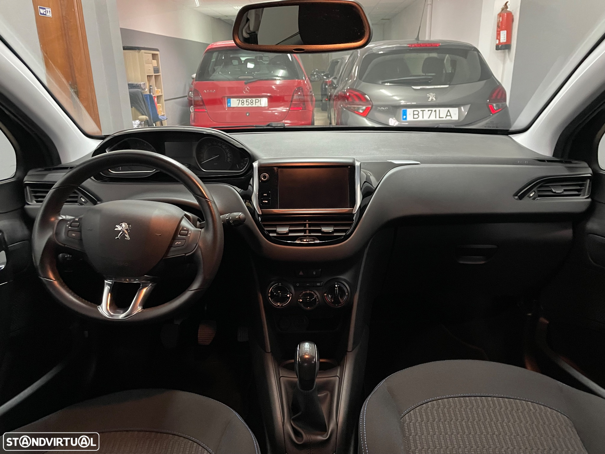 Peugeot 208 PureTech 82 Stop & Start Signature - 24