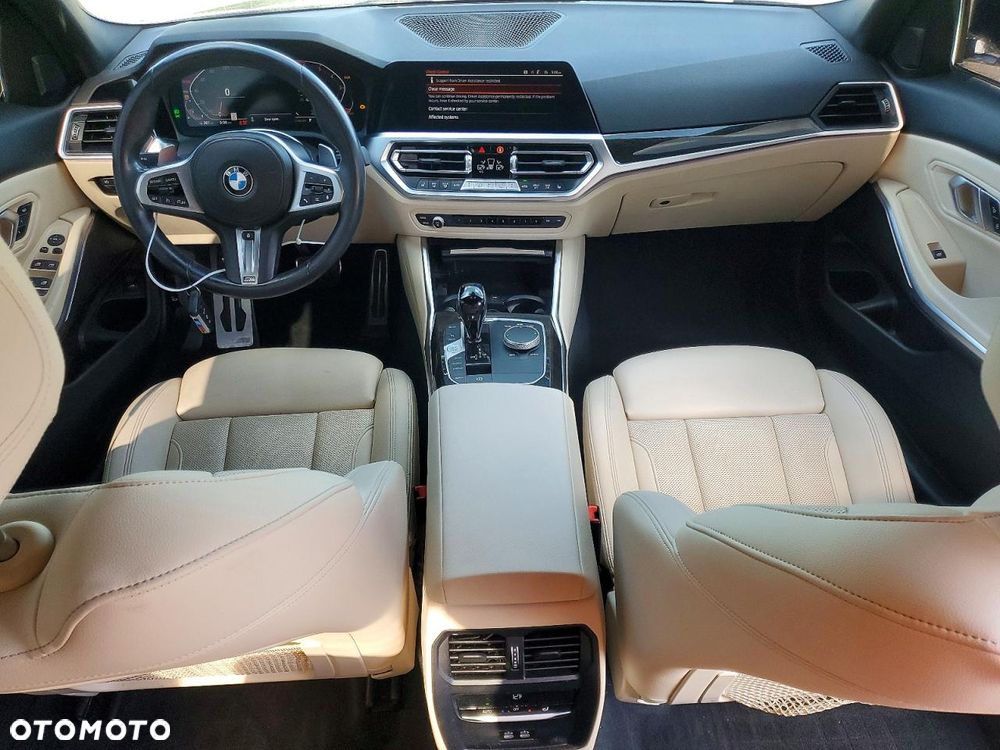 BMW Seria 3 330i M Sport - 8