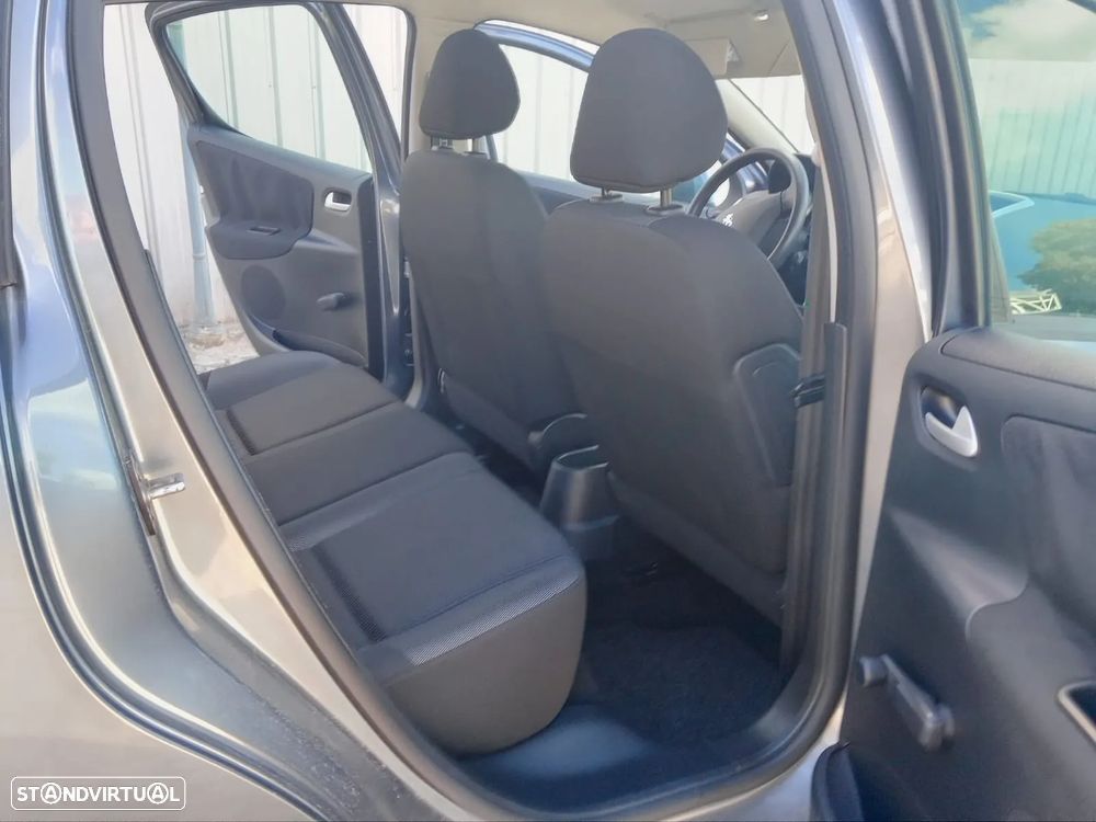 Peugeot 207 - 3