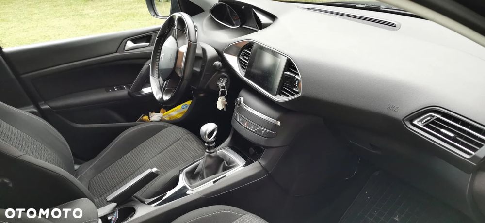 Peugeot 308 SW 1.5 BlueHDi Active S&S - 20