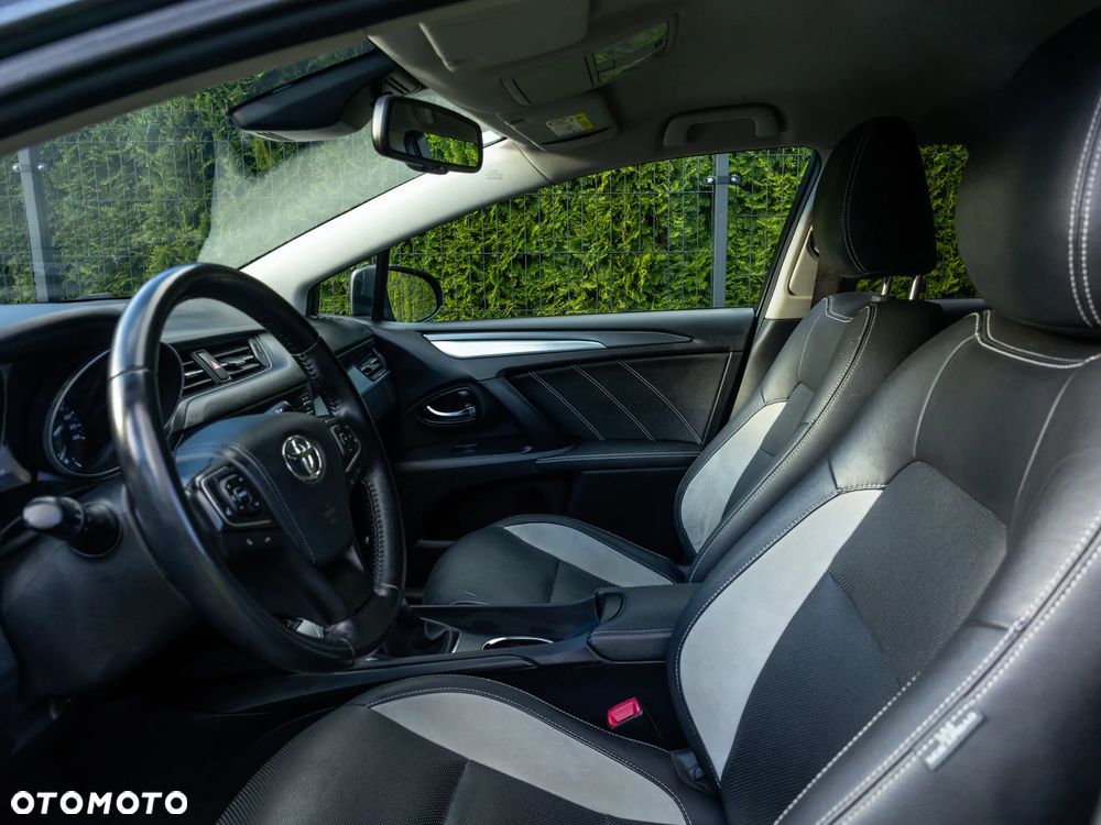 Toyota Avensis 1.8 Prestige - 3