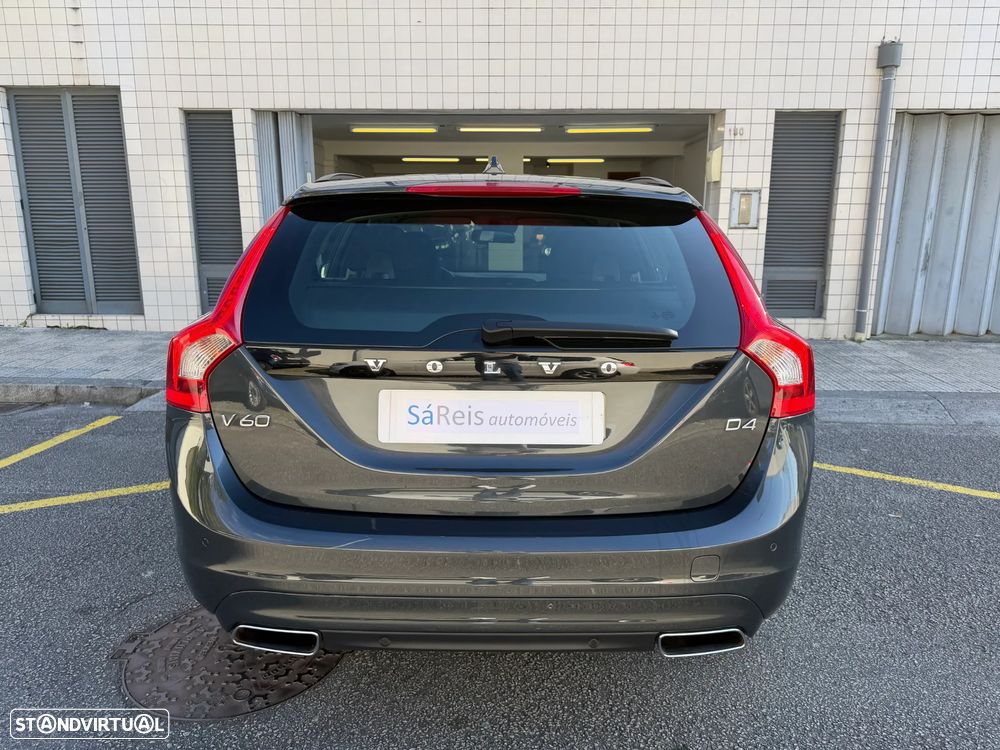 Volvo V60 2.0 D4 Momentum Eco - 43