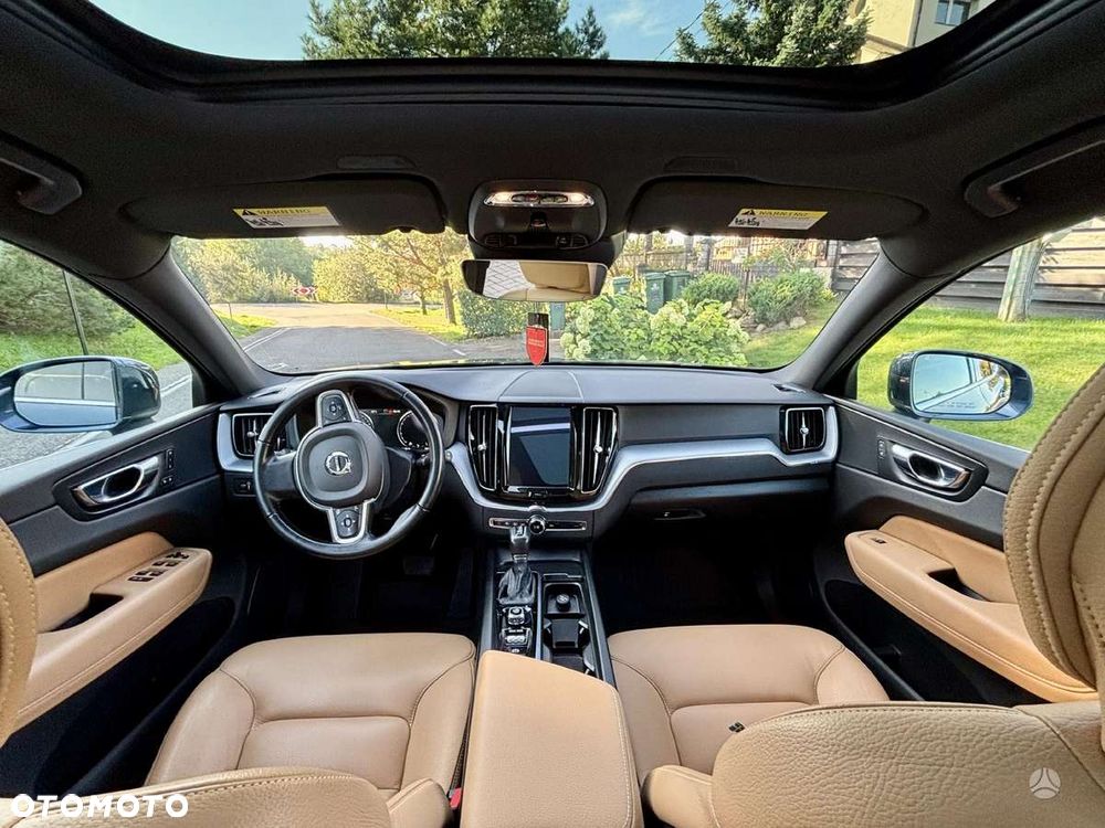 Volvo XC 60 T5 AWD Momentum - 8