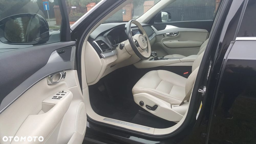 Volvo XC 90 T5 AWD Momentum - 9