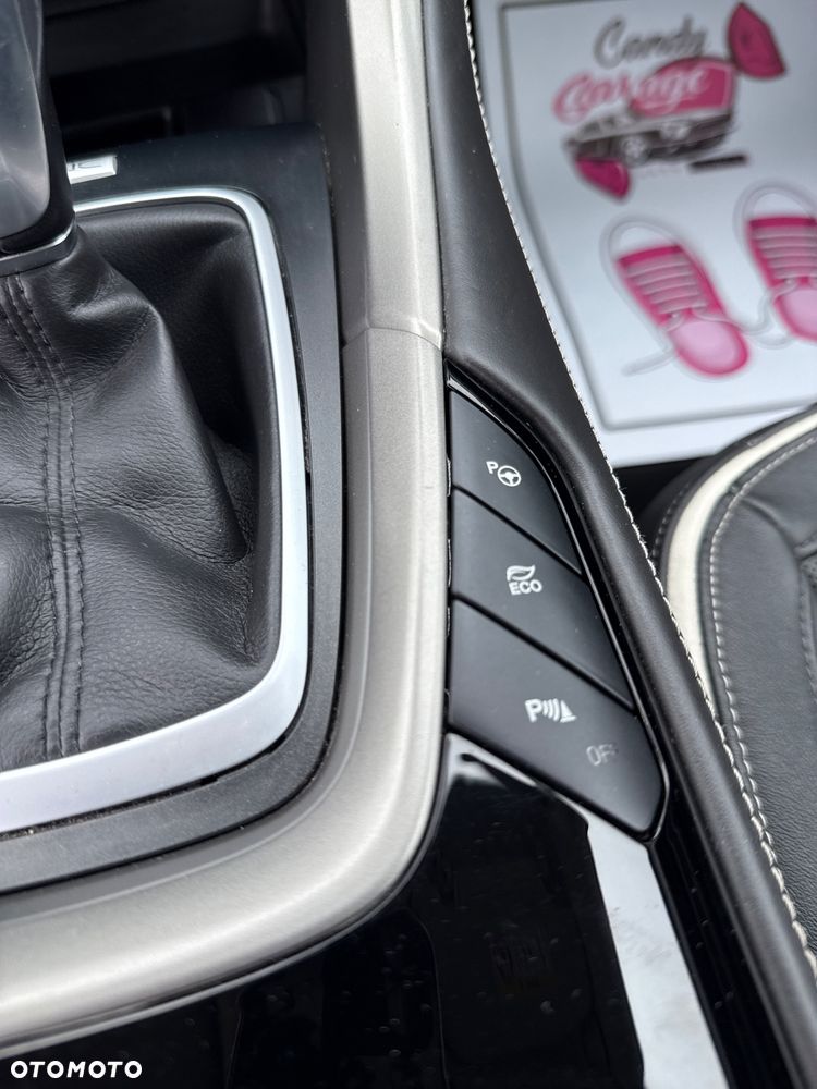 Ford Mondeo 2.0 Hybrid Vignale Plus - 30