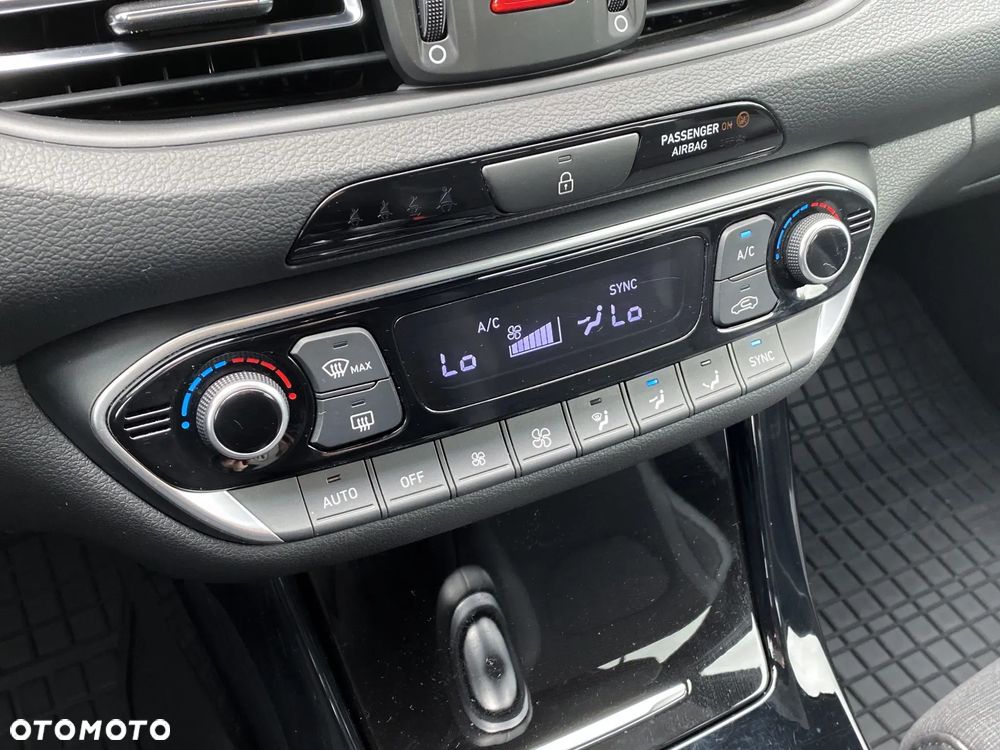 Hyundai i30 1.5 T-GDI 48V Smart - 12