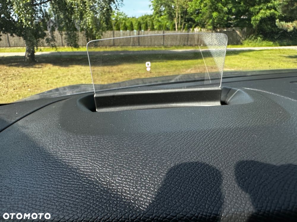 Citroën C4 BlueHDi 110 Stop&Start SHINE - 26