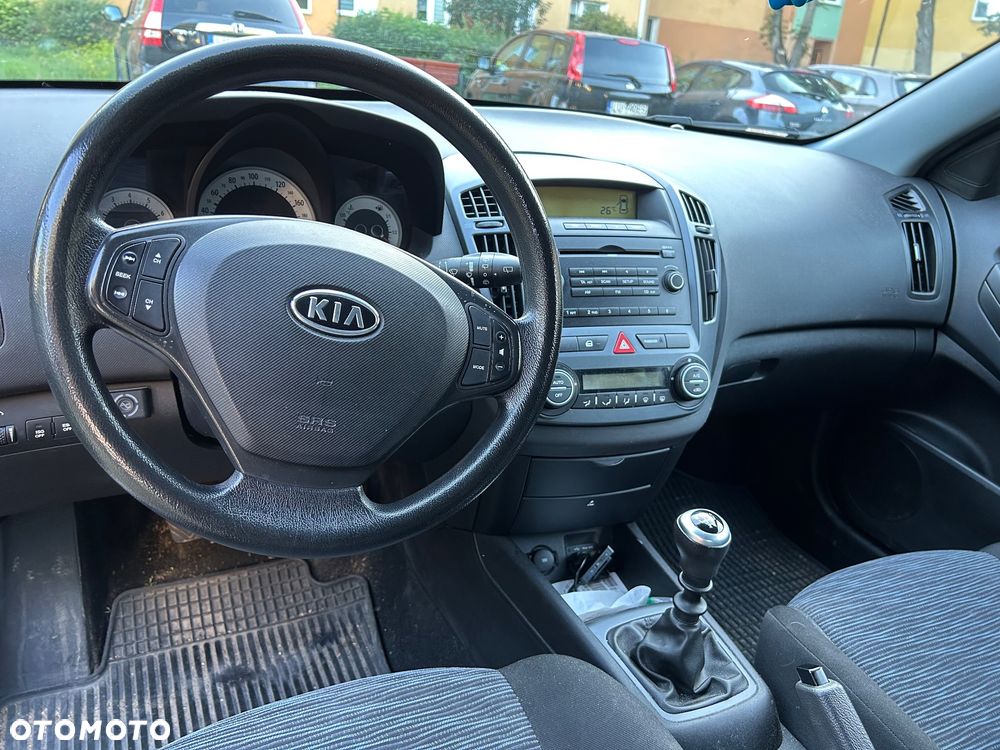 Kia Ceed - 7